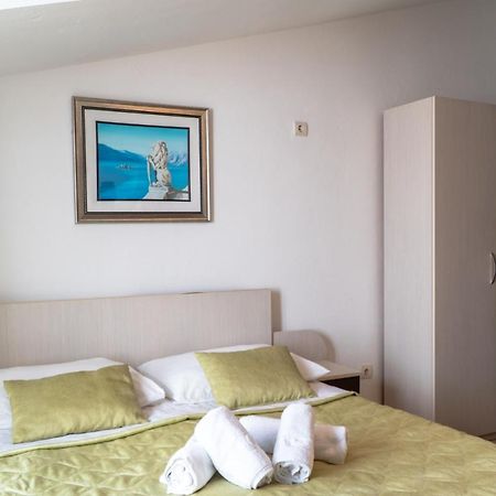 Apartments Stari Ribar บุดวา ภายนอก รูปภาพ