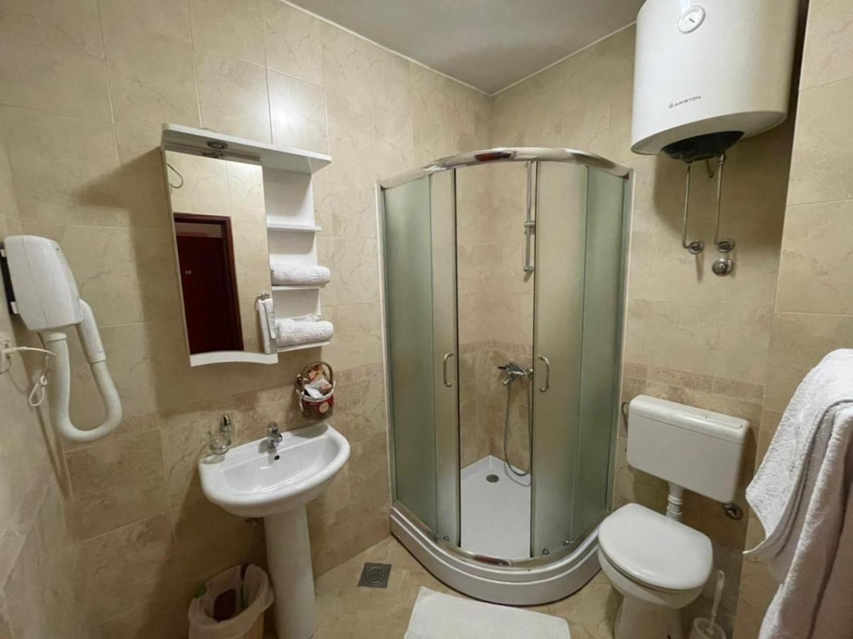 Apartments Stari Ribar บุดวา ภายนอก รูปภาพ