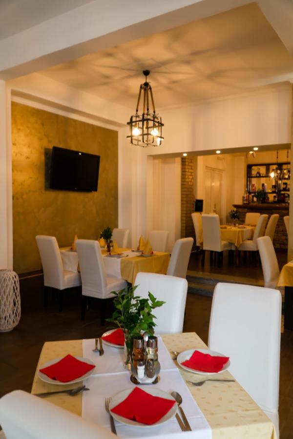 Apartments Stari Ribar บุดวา ภายนอก รูปภาพ