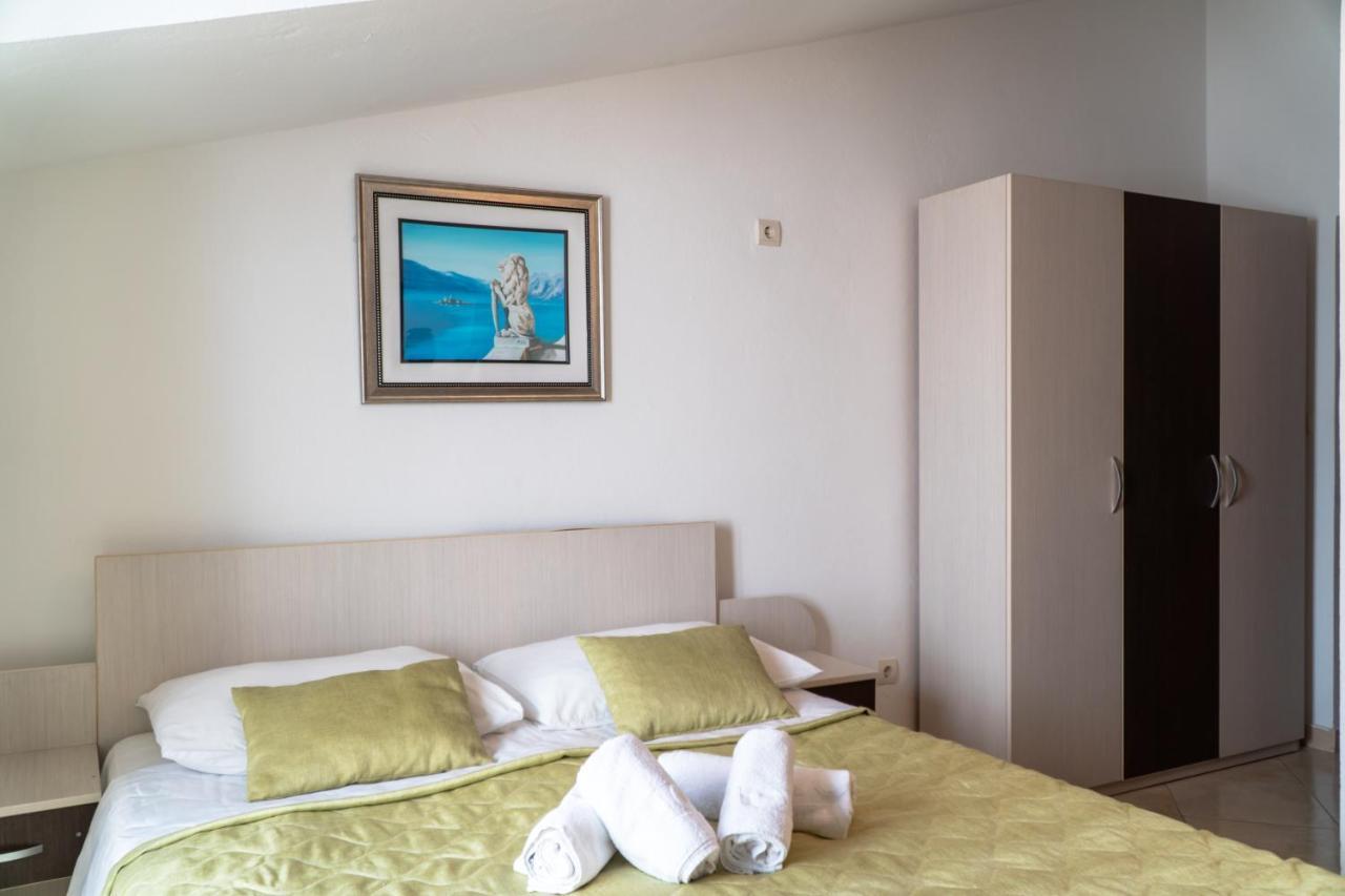 Apartments Stari Ribar บุดวา ภายนอก รูปภาพ