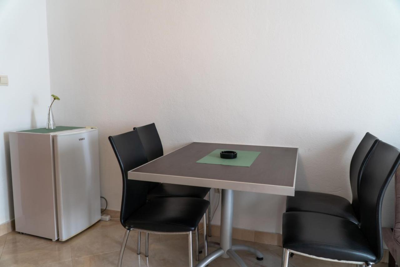 Apartments Stari Ribar บุดวา ภายนอก รูปภาพ